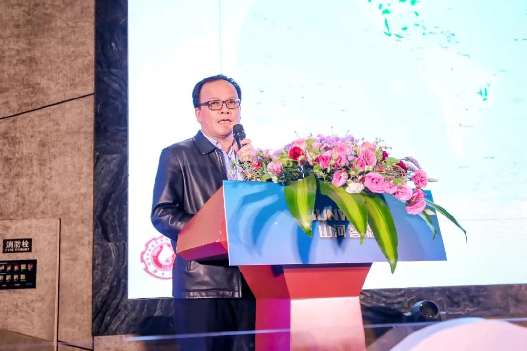 饕餮盛宴！KU酷游官网智能?建华建材预造桩施工设备与技术互换会隆沉召开