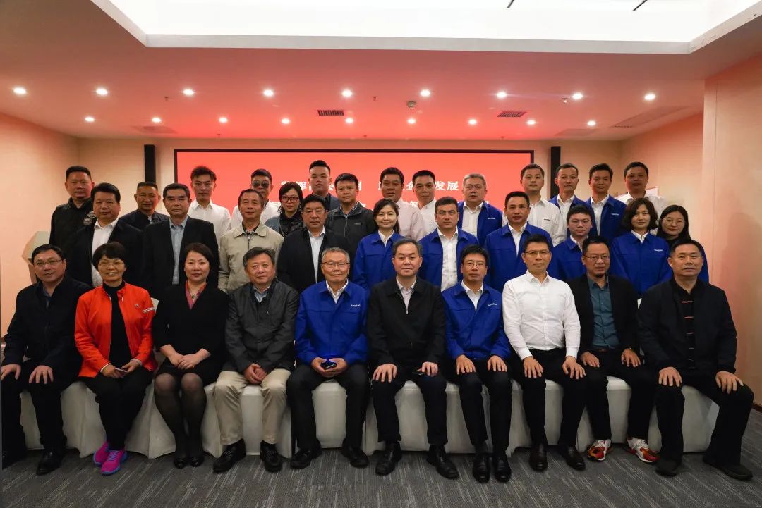 抱团出海，携手共赢！何清华带队赴湖南异地商会结合会造访互换