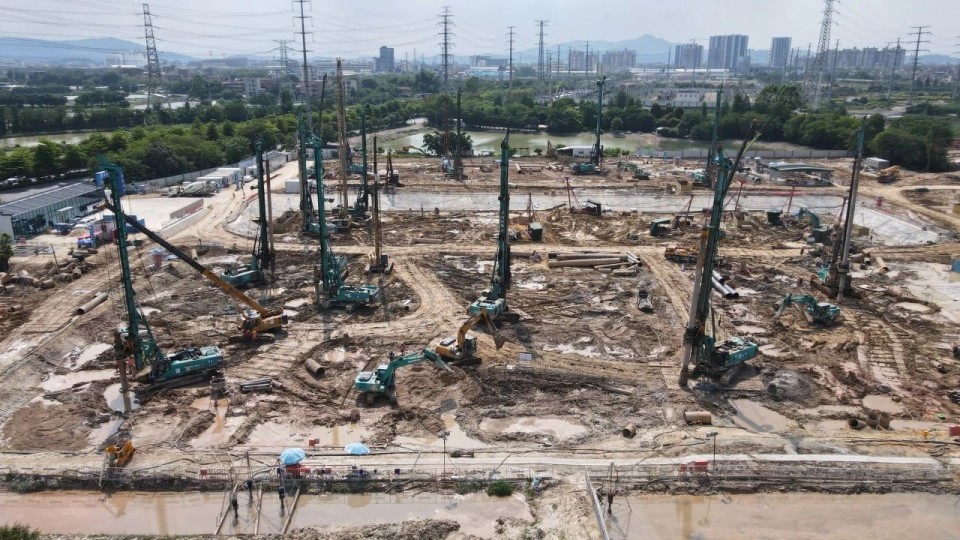 近20台“KU酷游官网绿”设备实力集结，助力广佛西环工程建设跑出“加快度”