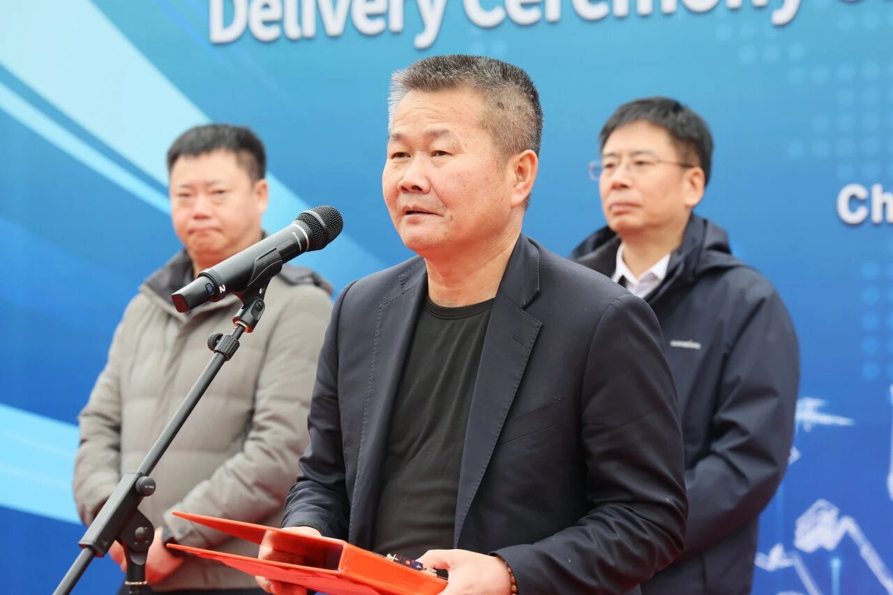 KU酷游官网智能SWE700FE电动挖掘机成功交付，助力打造绿色智慧矿山