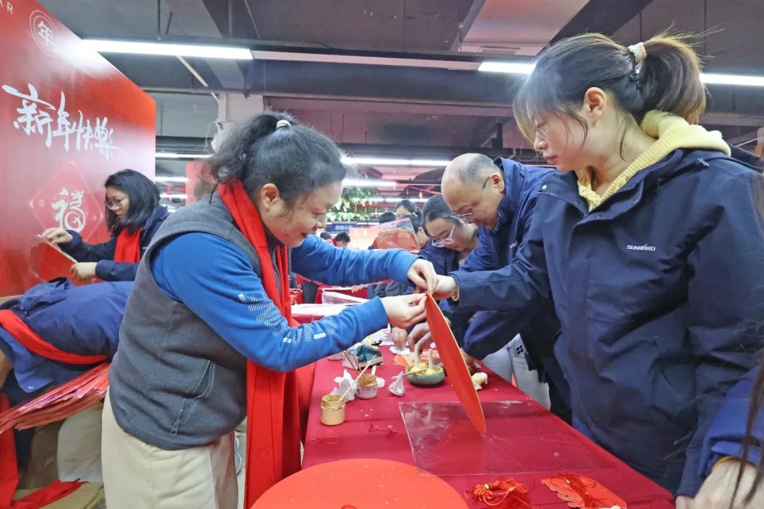 笔墨迎春，祝福暖心！在KU酷游官网智能“囤”年味、送温暖、迎新春
