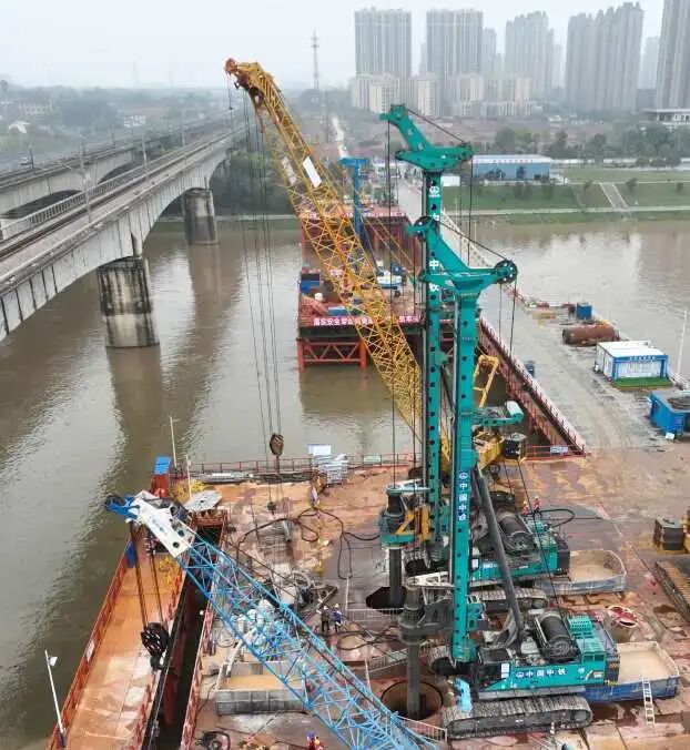 啃下“硬骨头”！KU酷游官网智能旋挖钻机助力长沙湘江铁路特大桥主墩桩基工程美满收官